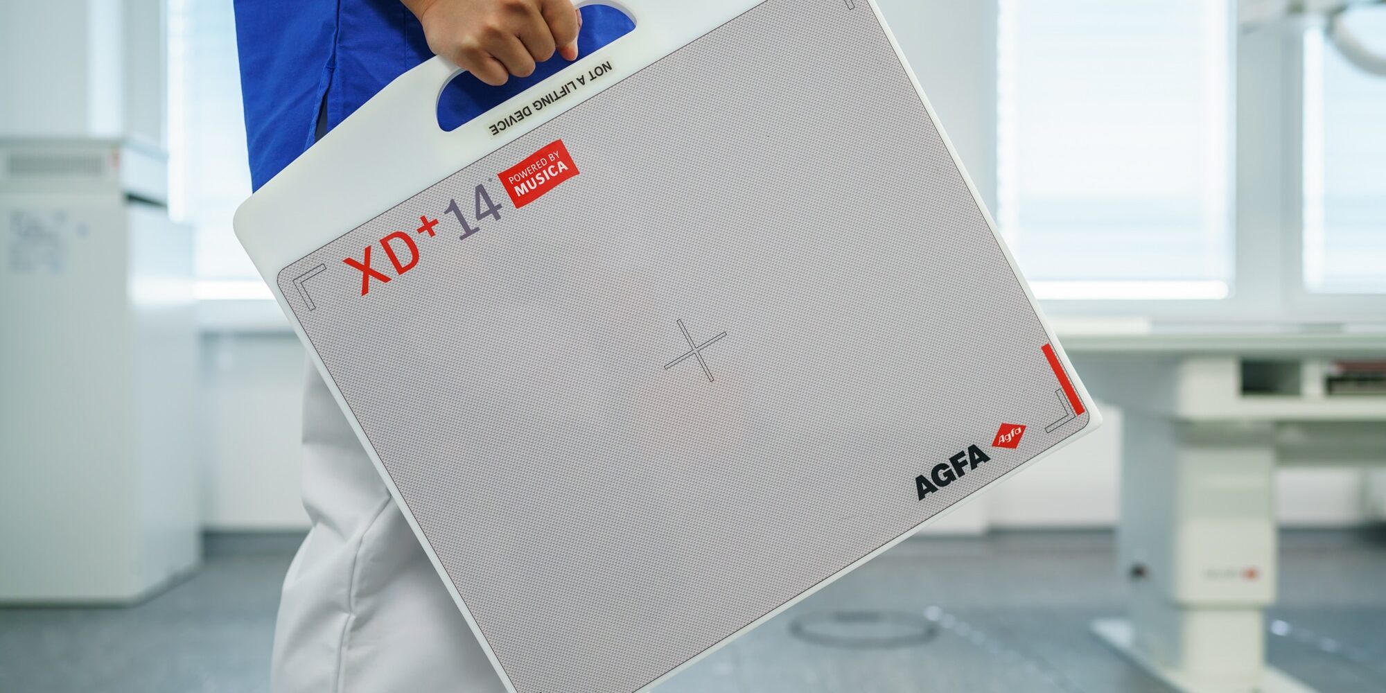 duraline_preview-06258 nurse-carrying-agfa-duraline-xd+14